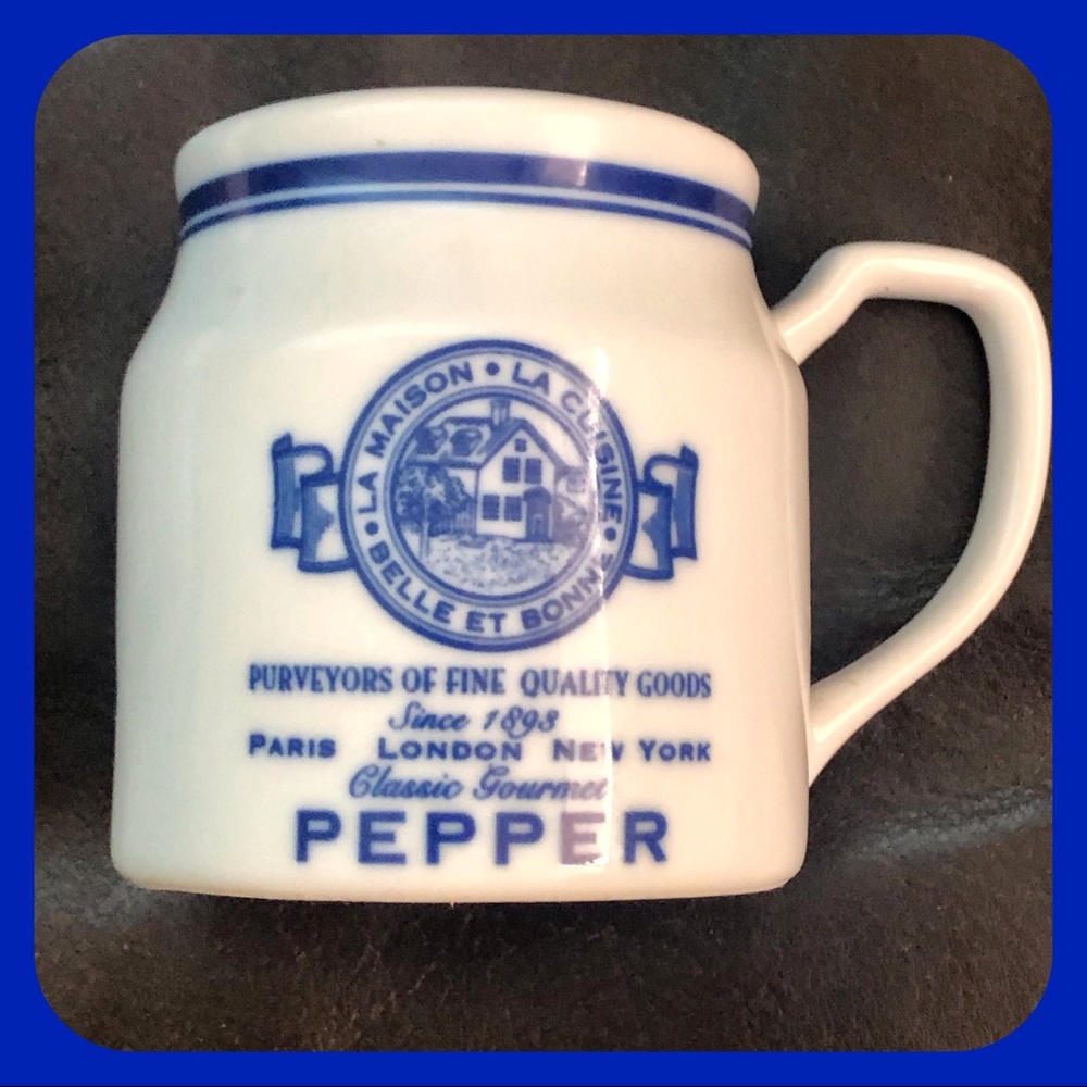 💙VTG Belle Et Bonne Farmhouse Style Pepper Shaker